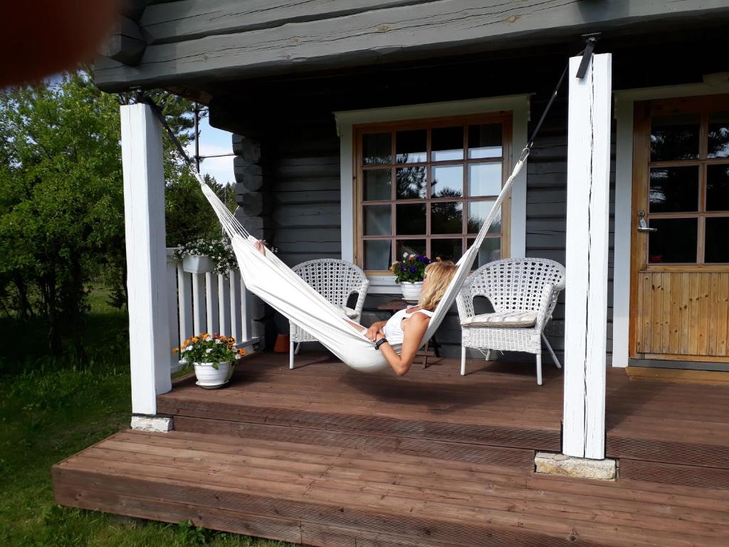 Toominga Seaside Cottage room 4